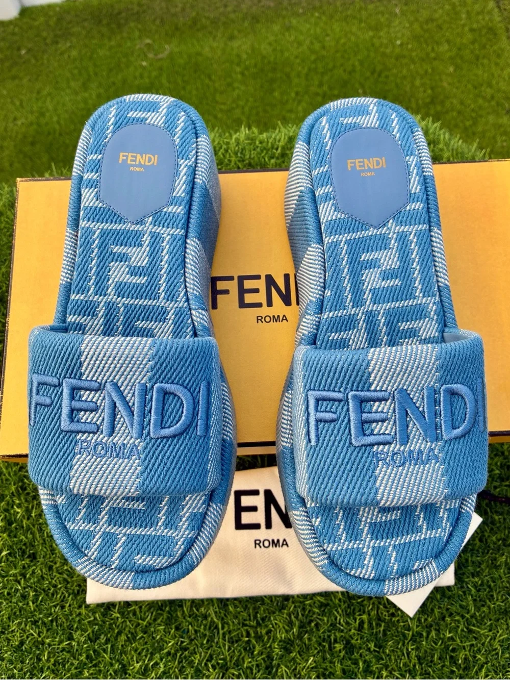 FENDI SUNSHINE STRIPED DENIM PLATFORM SLIDE SANDALS EMBROIDERED LOGO SZ 38.5 NEW